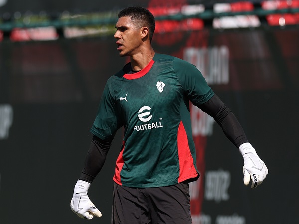 Milan Akhiri Kontrak Devis Vasquez, Sebelum Putuskan Gabung Roma